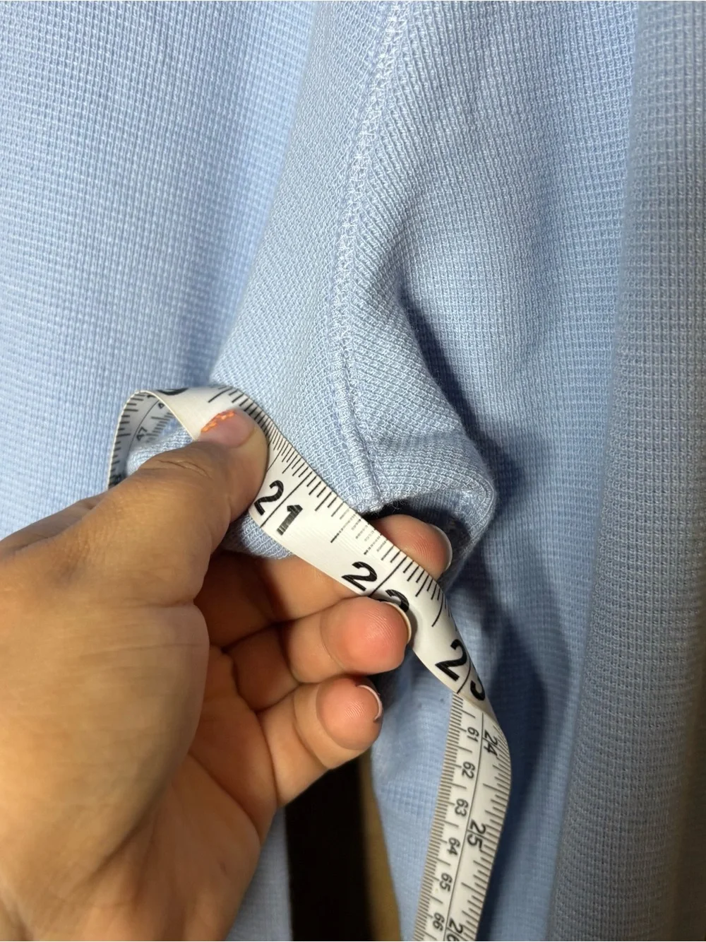Banana Republic Men’s Light Blue Long-Sleeve Crewneck Tee size M
